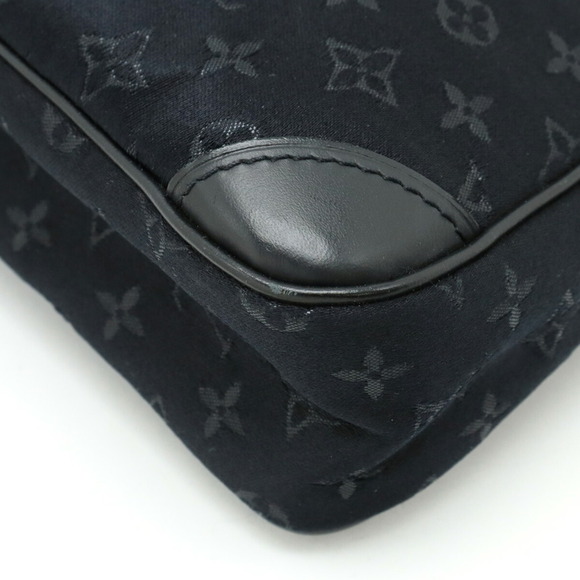 LOUIS VUITTON Black Monogram Leather Pouch - Picture 4 of 8